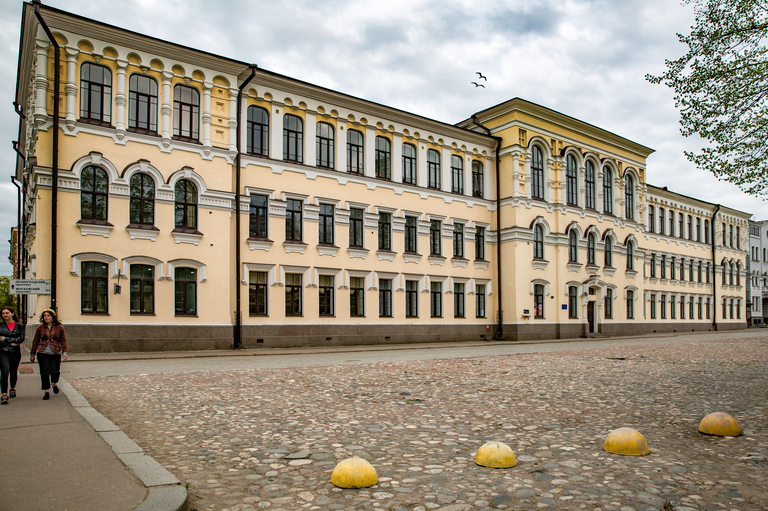 Выборгское реальное училище)